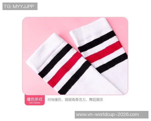 学生足球袜视频展示青春活力与运动风采的完美结合